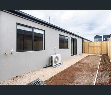 11 Leona Drive, Wyndham Vale, Vic 3024 - Photo 6