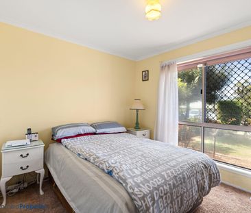 SPACIOUS FAMILY HOME IN BEAUTIFUL LOCATION! - Photo 4