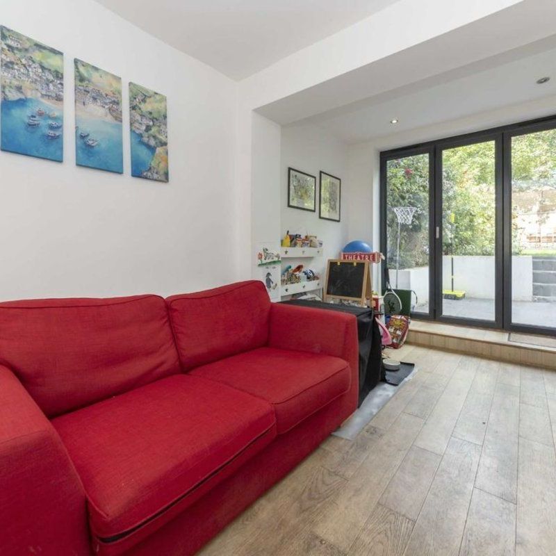 Eburne Road, Holloway, N7 - Photo 1