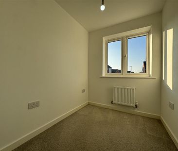 3 bedroom semi-detached house to rent - Photo 5