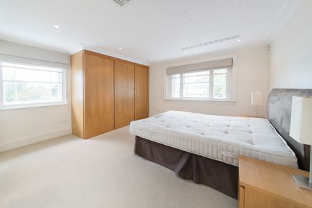 2 Bed Flat, Kings Road, SW3 - Photo 3