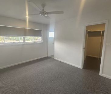 Contemporary Villa - Photo 6