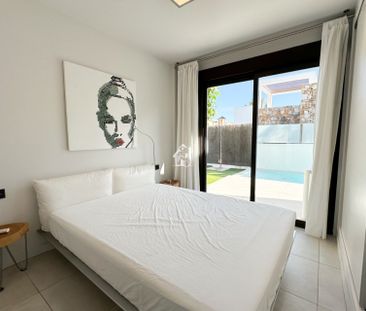 Casa o chalet de alquiler en Lomas de Cabo Roig - Los Dolses - Photo 5