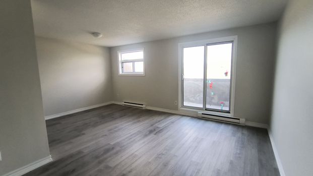 For Lease - 560 Bloor Street Unit# 404, Oshawa, Ontario - Photo 1
