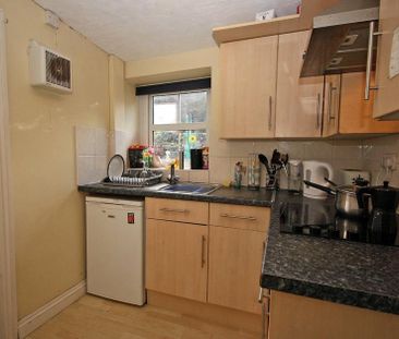 3 bedroom terraced house to rent - Photo 6
