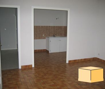 Location Appartement 3 pièces 65m² BELLEY 01300 - Photo 4