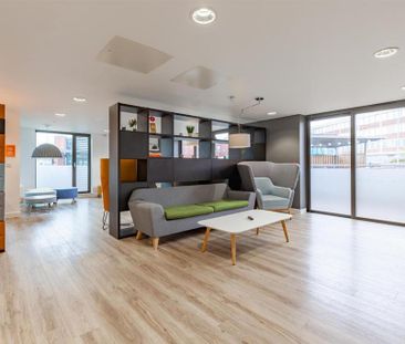 1 bedroom in a flat share to rent - Photo 5