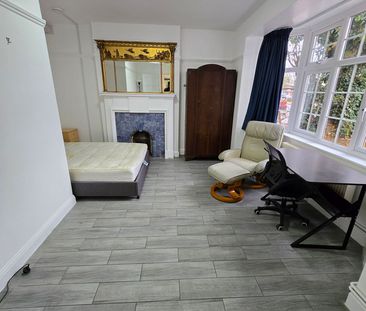 5 bed house to rent in Larkman Lane, Norwich, NR5 - Photo 5