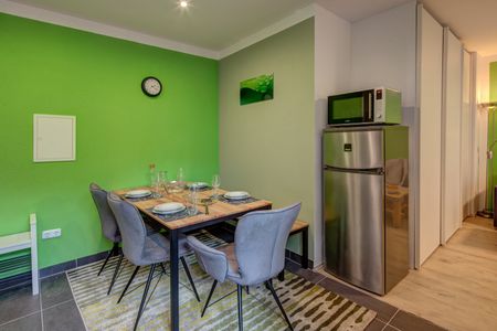 Near Goetheplatz: newly furnished 1.5-room period apartment - Foto 4