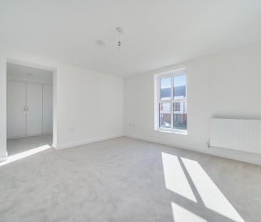 3 bedroom semi-detached house to rent - Photo 3