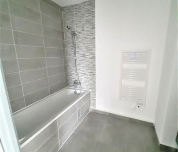 Location Appartement 3 pièces 59m² NIMES 30000 - Photo 3