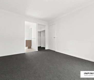 8 Bronwyn Way, Wyndham Vale VIC 3024 - Photo 1