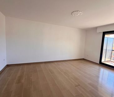 Location Appartement 2 pièces 47m² NICE 06000 - Photo 4