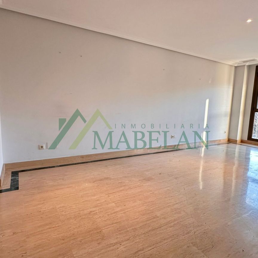 Piso de alquiler en Calle Coto Blanco, Zona Monte El Pilar - Photo 1