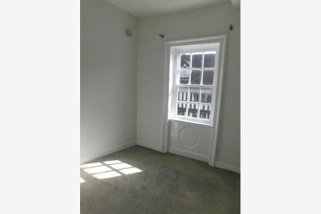 Flat 3, 21 Wyle Cop, Shrewsbury, SY1 1XB - Photo 2