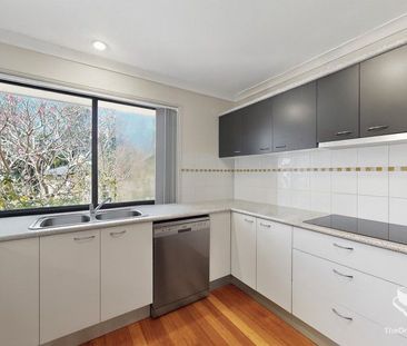 Exclusive 3 Bedroom Townhouse Retreat in Leafy Kenmore Hills - Photo 4