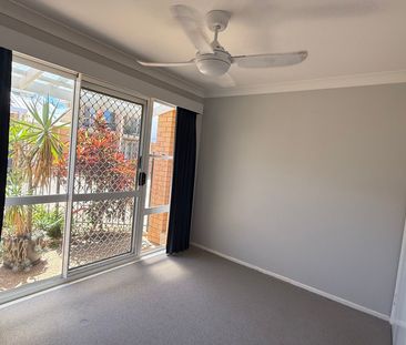 Gorgeous Private Townhouse with Sea Breezes! - Photo 6