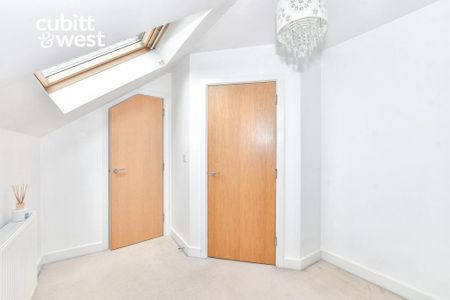 4 bedroom semi-detached house to rent - Photo 5