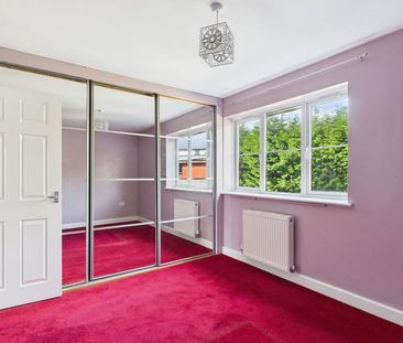 2 bedroom mews to rent - Photo 5