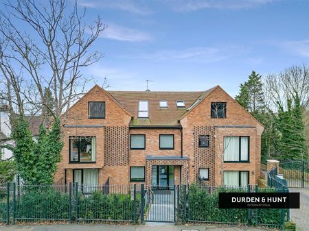 89 High Road, Loughton - Photo 3