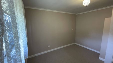 Tucked Away 2 Bedroom Flat - Photo 2