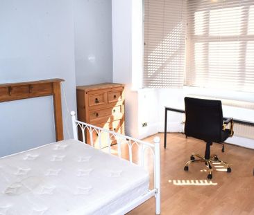 1 bedroom in a house share to rent - Photo 6