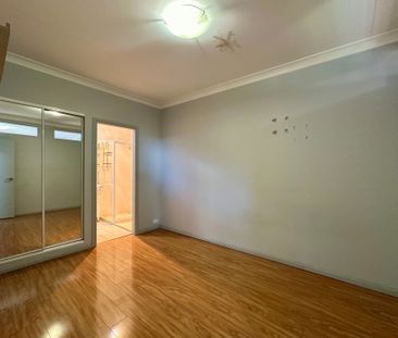 Flat/8 Coleborne Avenue, Mortdale NSW 2223 - Photo 1