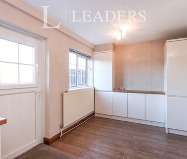 3 bedroom house to rent Normanton Spring Road, Sheffield, South Yor... - Photo 2