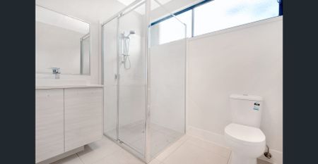 Spacious Modern Townhouse - Photo 4