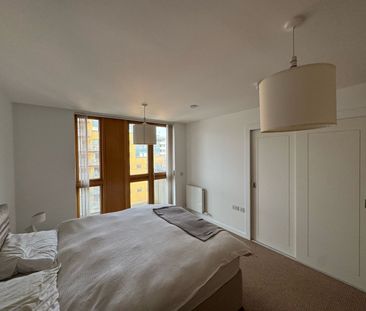 2 Bed Flat, Watermans Place, LS1 - Photo 2