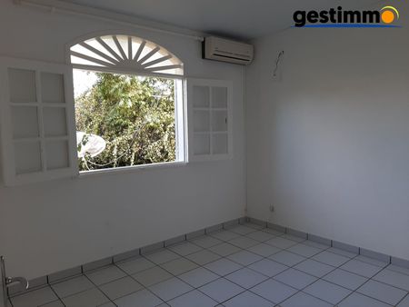 Location Maison 4 pièces 105m² MACOURIA 97355 - Photo 5