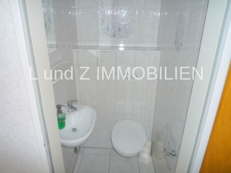 **Großzügig geschnittene super schöne 3 Zimmerwohnung** mit 2 Balkonen, Fahrstuhl und Pkw-Stellplatz - Photo 5