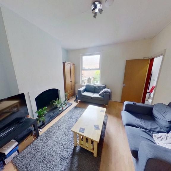 3 bedroom terraced house to rent - Photo 1