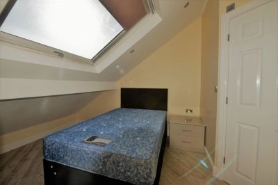 2 bedroom Flat in Woodsley Road, Leeds - Photo 1