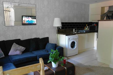 2 bedroom detached house to rent - Photo 5