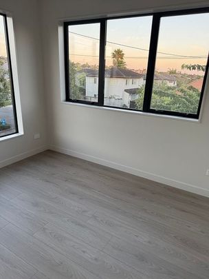 Brand new duplex townhouse close to RoyalOak Mall - Photo 1