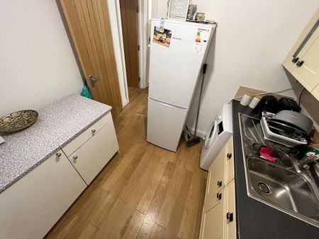 1 bedroom flat to rent - Photo 2