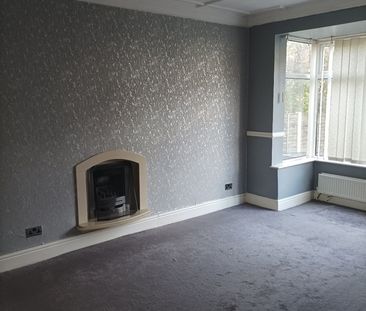 3 Bed Semi-Detached House, Manchester, M16 - Photo 5