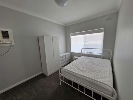 Fully Furnished Gem + 3 Bay Shed - Photo 5