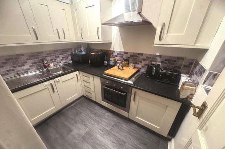 2 bedroom terraced house to rent - Photo 5