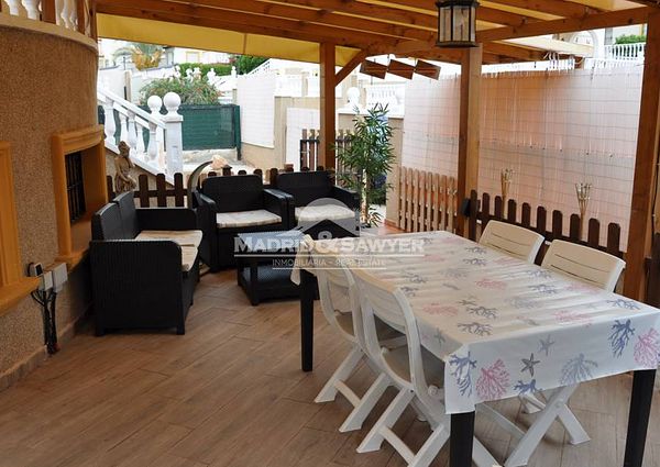 Beautiful 3 bedroom ground floor bungalow with private pool and large garden in Lomas de Cabo Roig!!