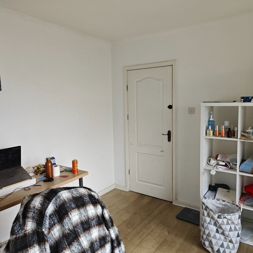 2 Bed Flat, Dorrington Point, E3 - Photo 1