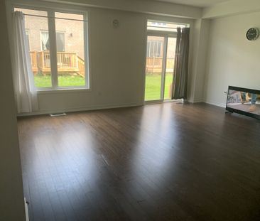 For Lease - 42 West Oak Trail, Barrie, Ontario - Photo 1