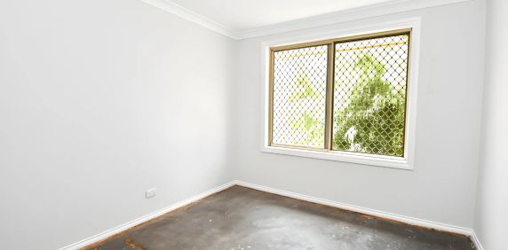 Neat and Convenient Family Home in Quiet Cul-de-Sac! - Photo 2