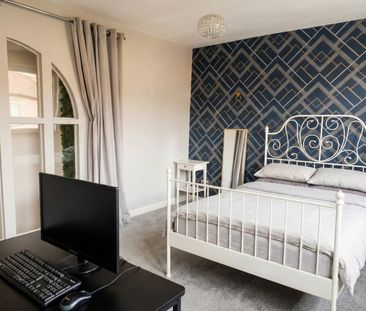 Room in a Shared House, Stokes Road, E6 - Photo 5