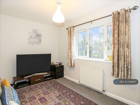 4 bedroom terraced house to rent - Photo 3