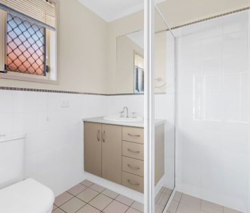 4 Bedroom Family Home - Photo 6