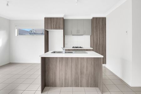 23 Giddens Road, Mernda VIC 3754 - Photo 2