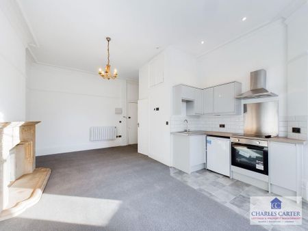 Studio to rent - Photo 2