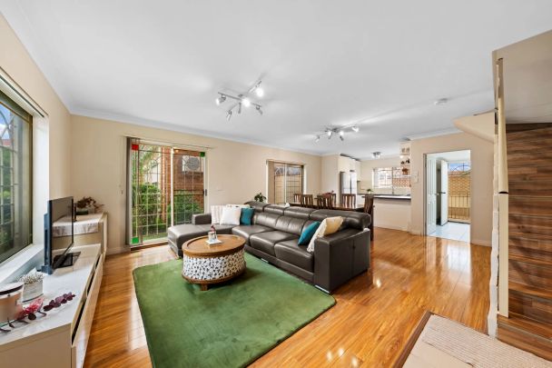 Beautifully presented townhouse in Croydon Park - Photo 1